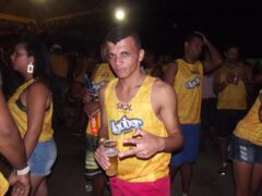 Oktober 10 Anos